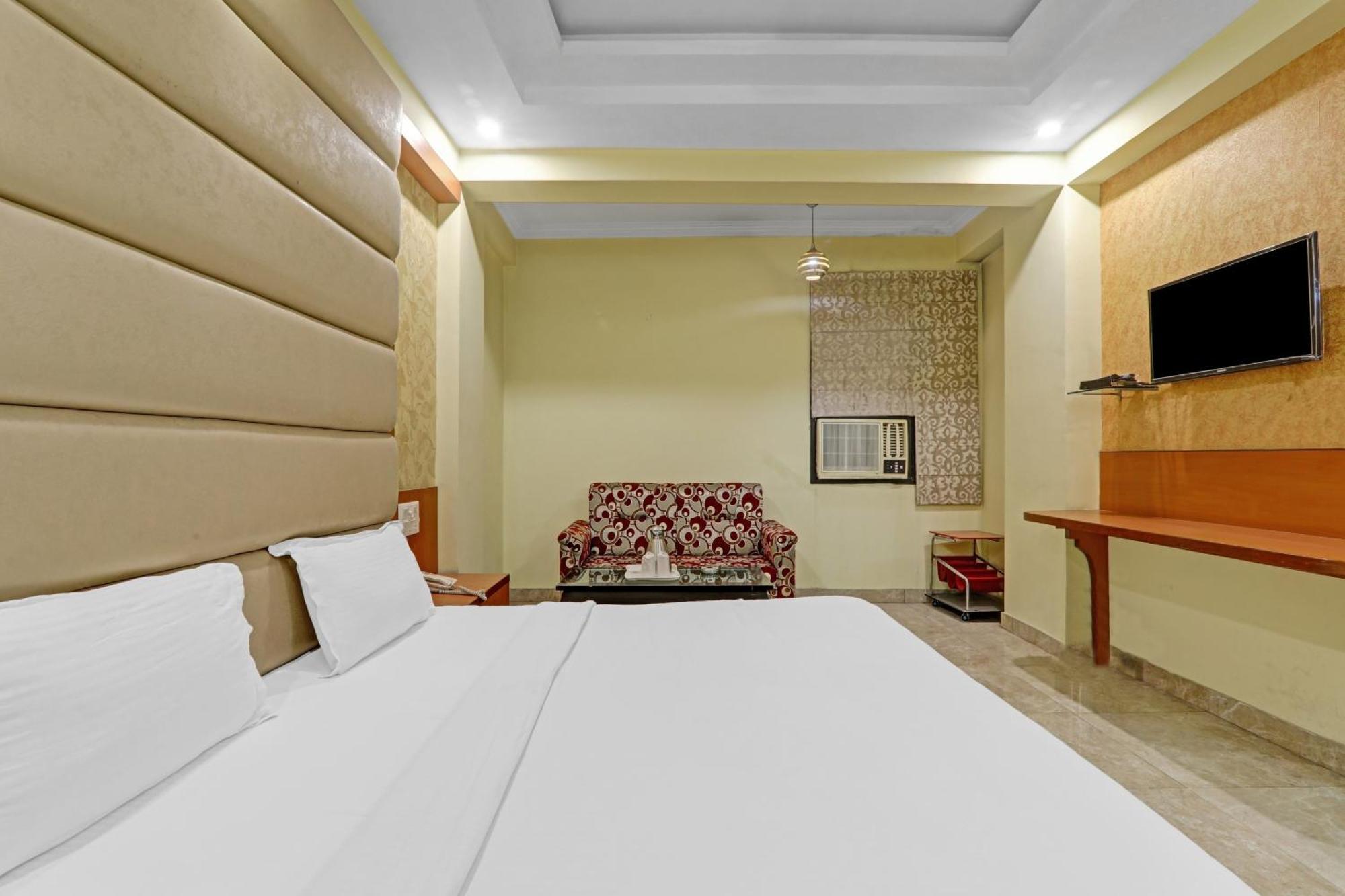 Super Capital O Townhouse Govinda Royal Hotel Kanpur Luaran gambar