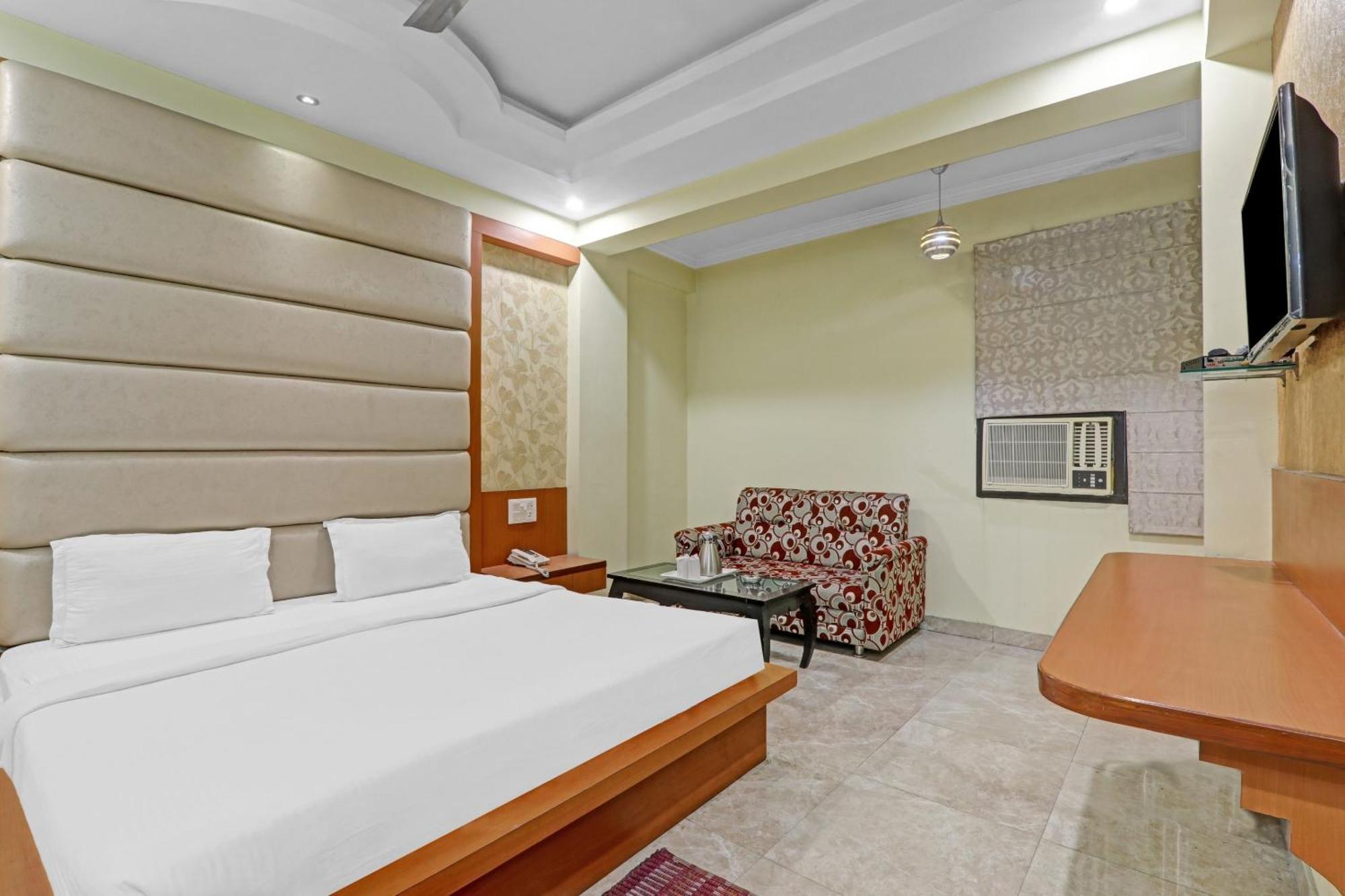Super Capital O Townhouse Govinda Royal Hotel Kanpur Luaran gambar