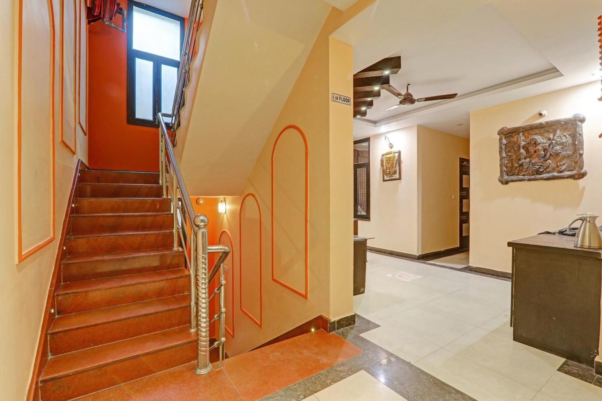 Super Capital O Townhouse Govinda Royal Hotel Kanpur Luaran gambar