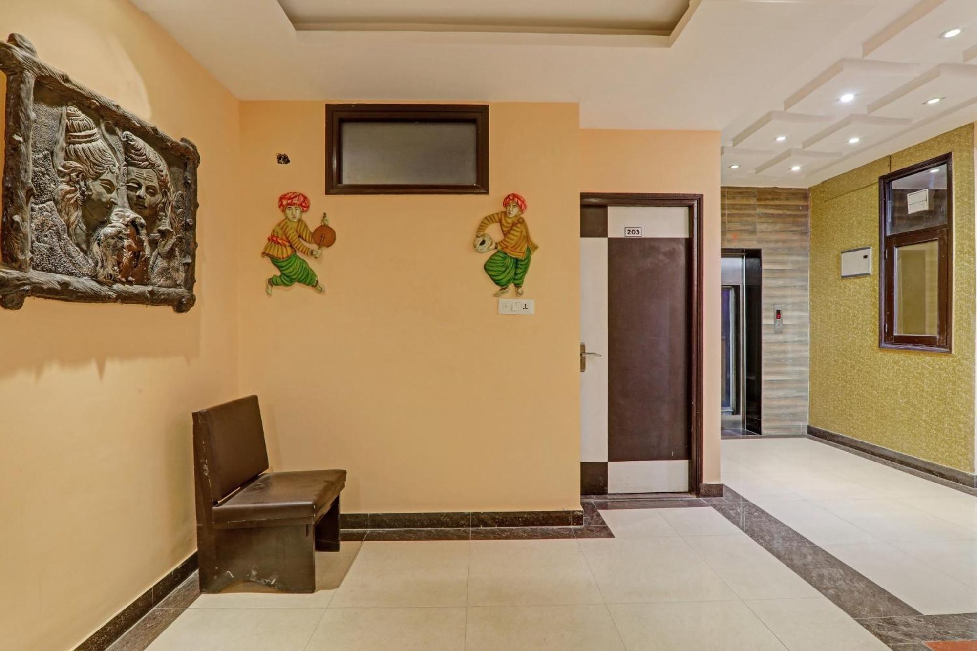 Super Capital O Townhouse Govinda Royal Hotel Kanpur Luaran gambar