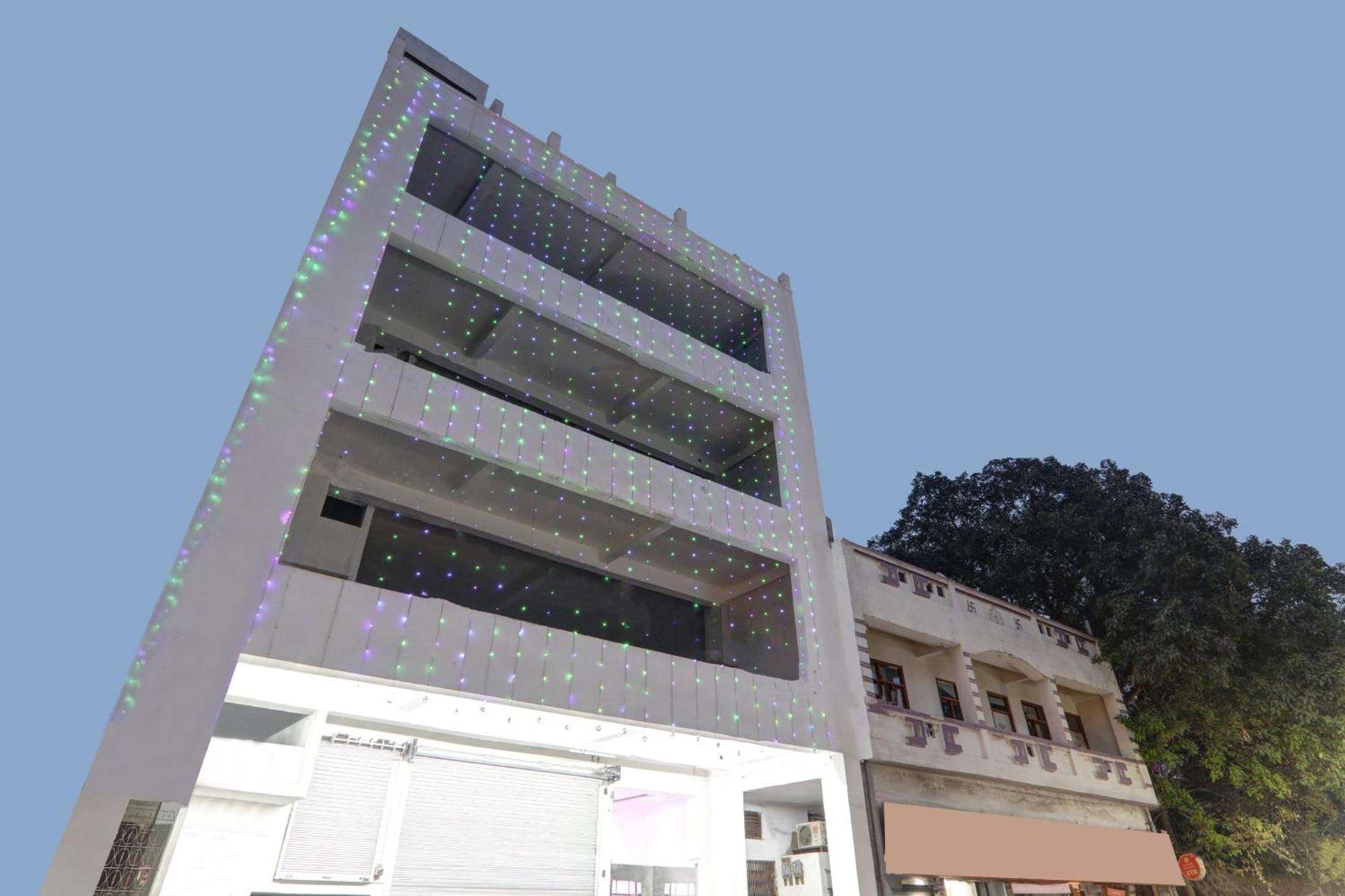 Super Capital O Townhouse Govinda Royal Hotel Kanpur Luaran gambar