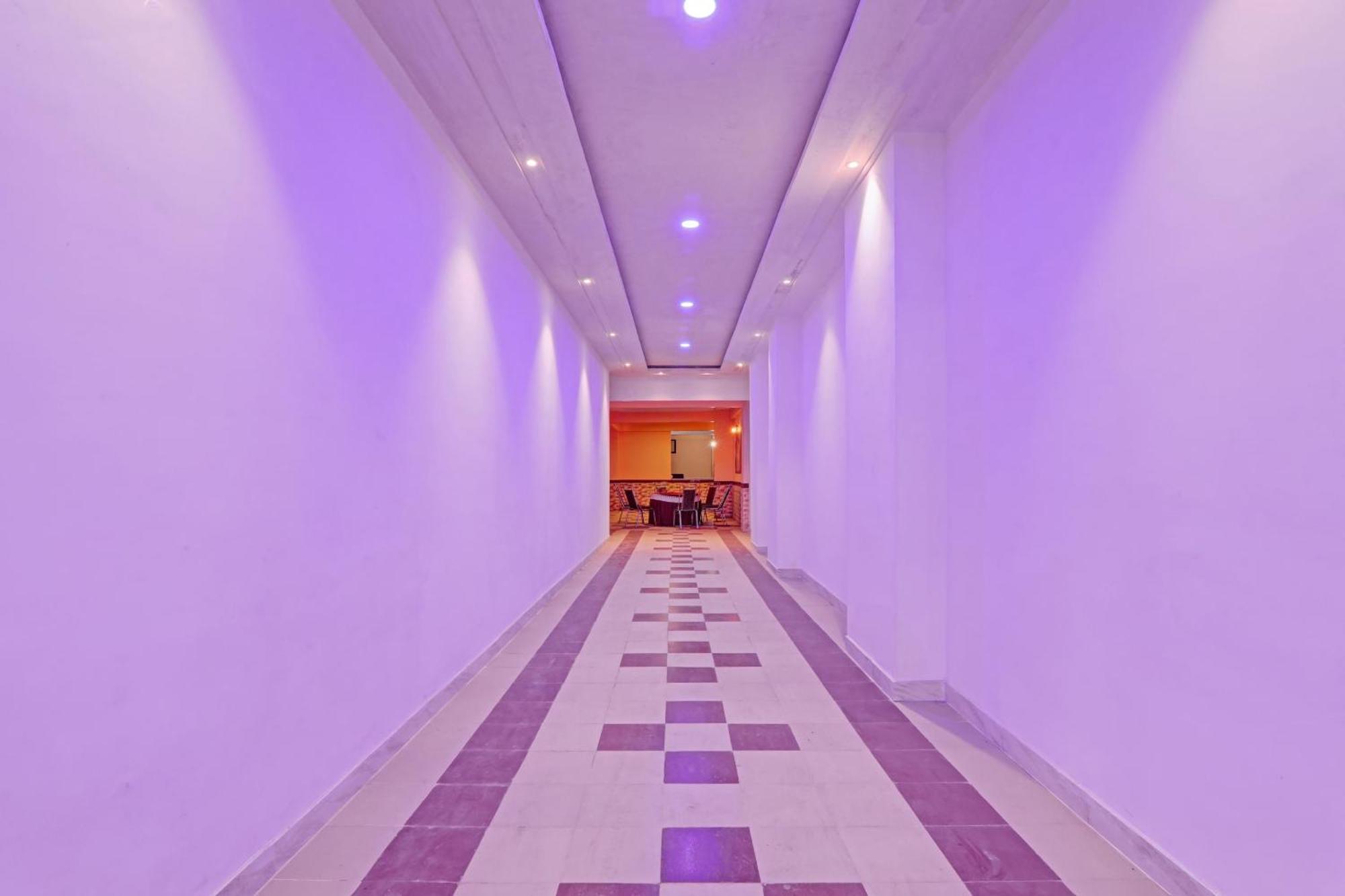 Super Capital O Townhouse Govinda Royal Hotel Kanpur Luaran gambar