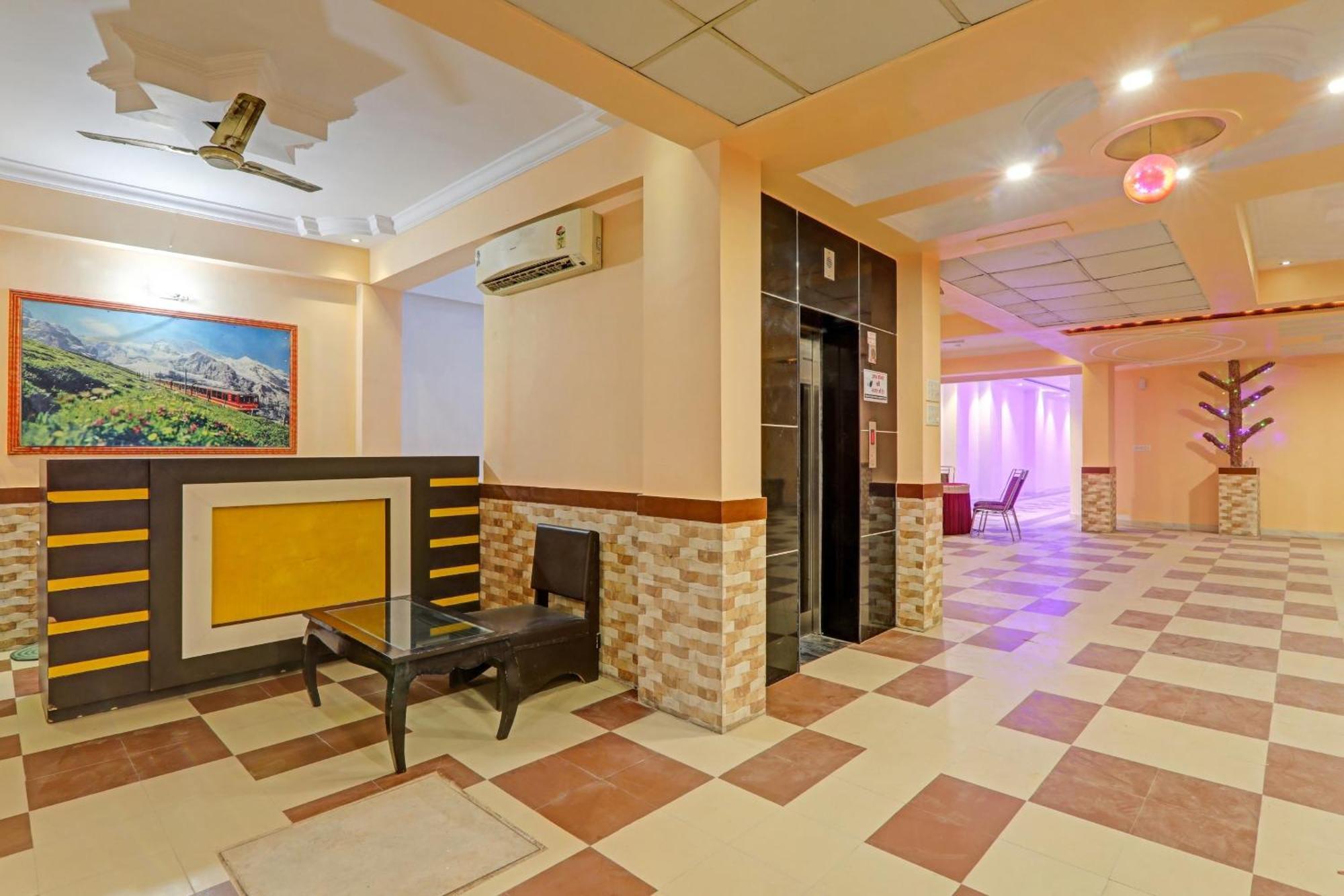 Super Capital O Townhouse Govinda Royal Hotel Kanpur Luaran gambar